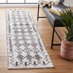 Safavieh Tunisia 736 Rug, TUN736 - Ivory / Black