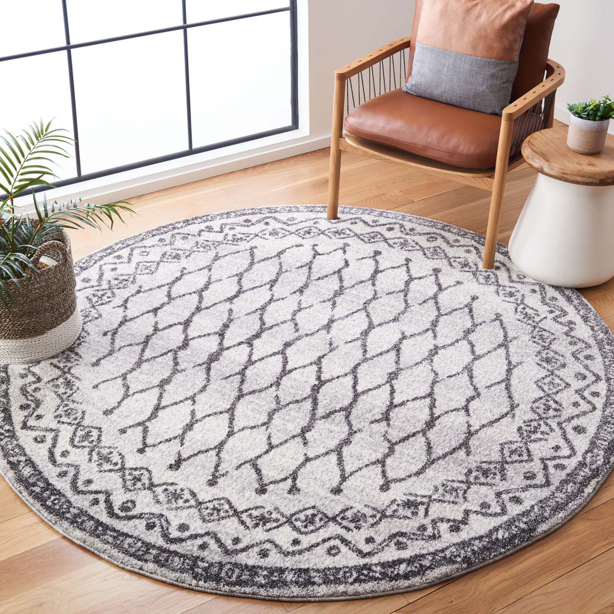 Safavieh Tunisia 760 Rug, TUN760 - Ivory / Black