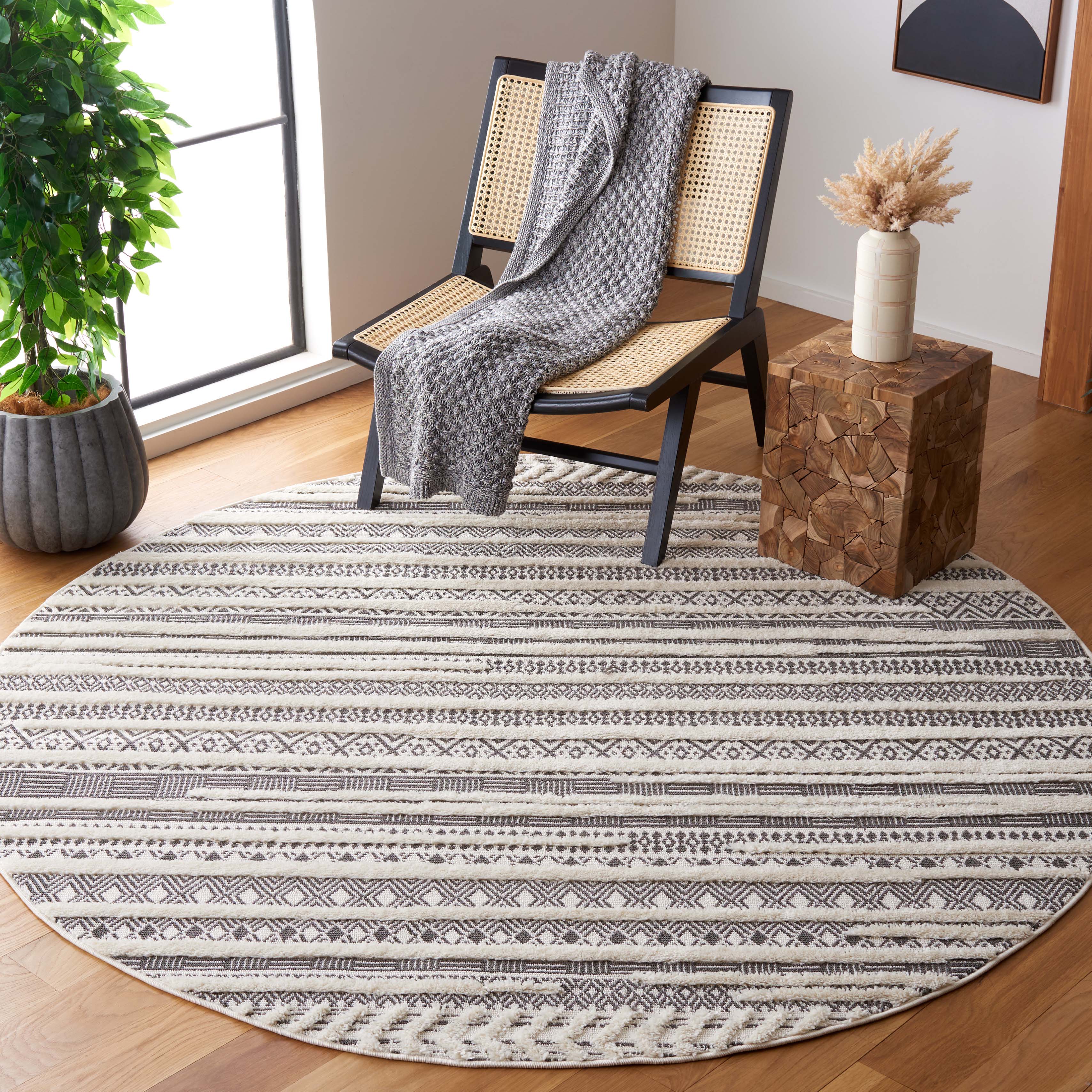 Safavieh Urban 204 Rug, URB204 - Grey / Ivory