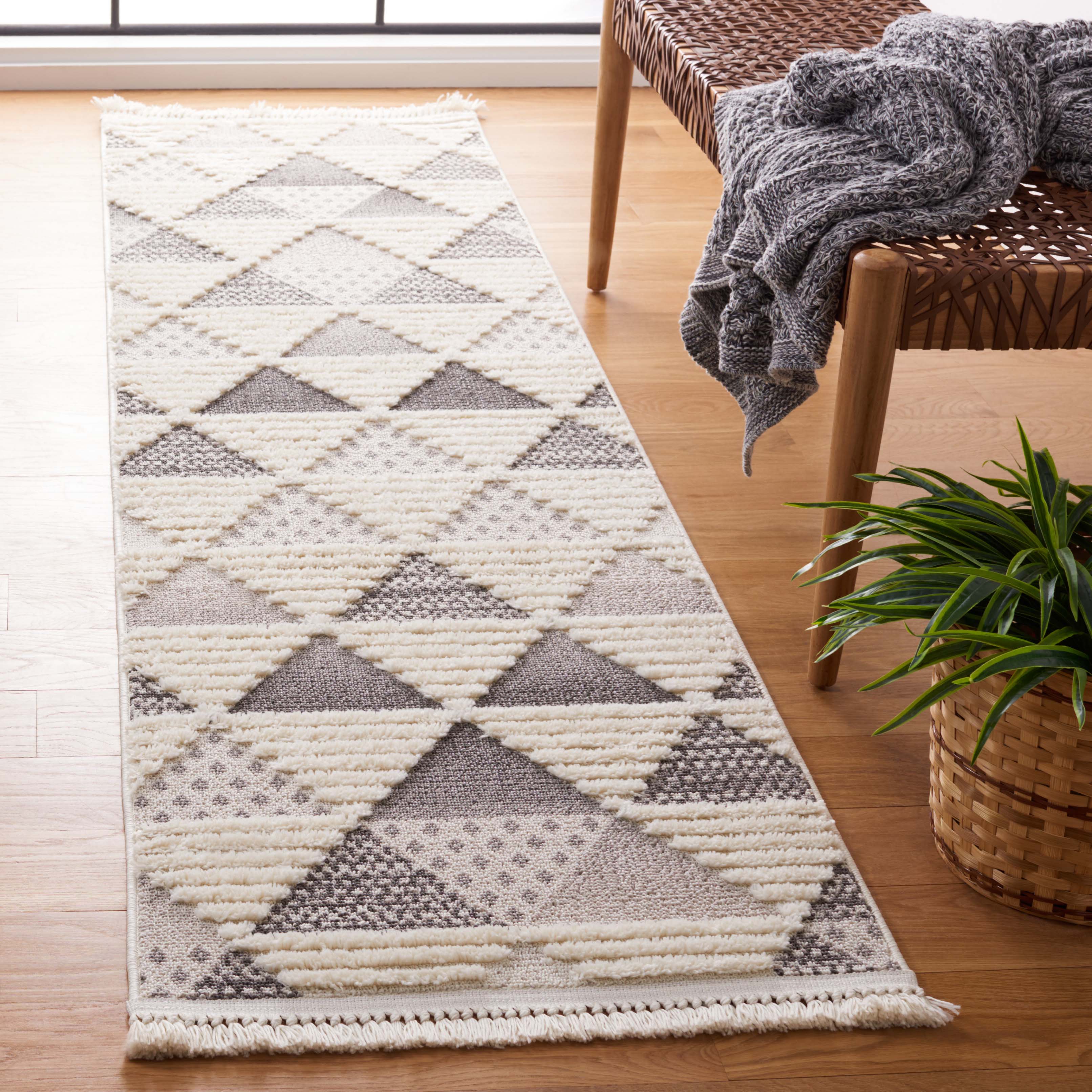 Safavieh Urban 206 Rug, URB206 - Grey / Ivory