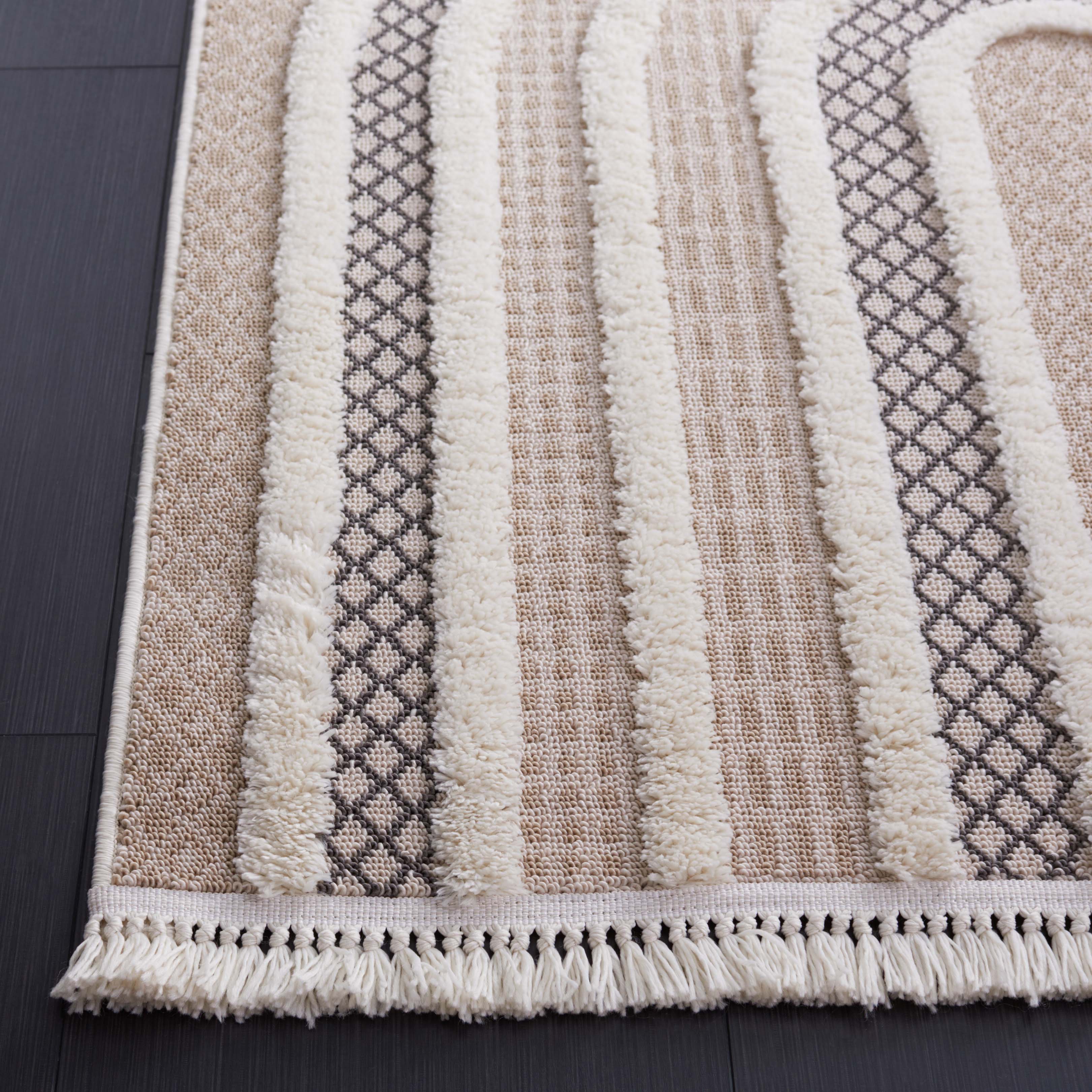 Safavieh Urban 210 Rug, URB210 - Beige / Ivory