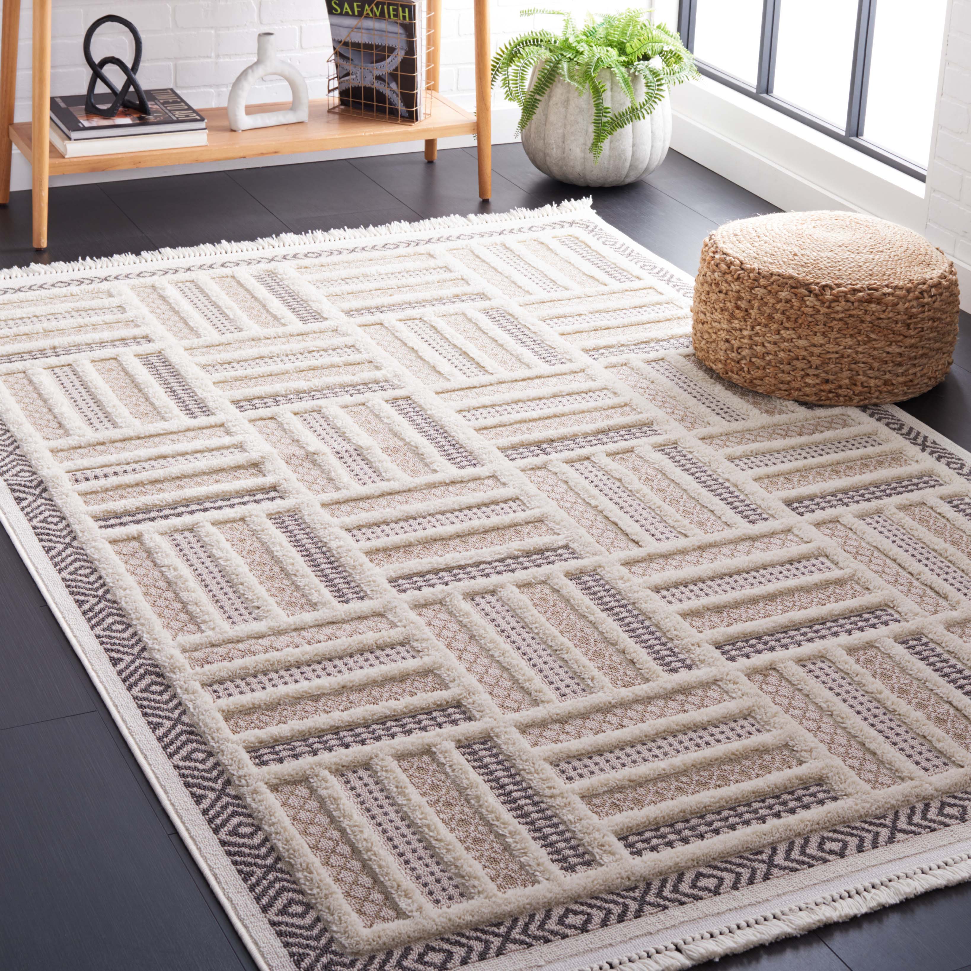 Safavieh Urban 212 Rug, URB212 - Beige / Ivory