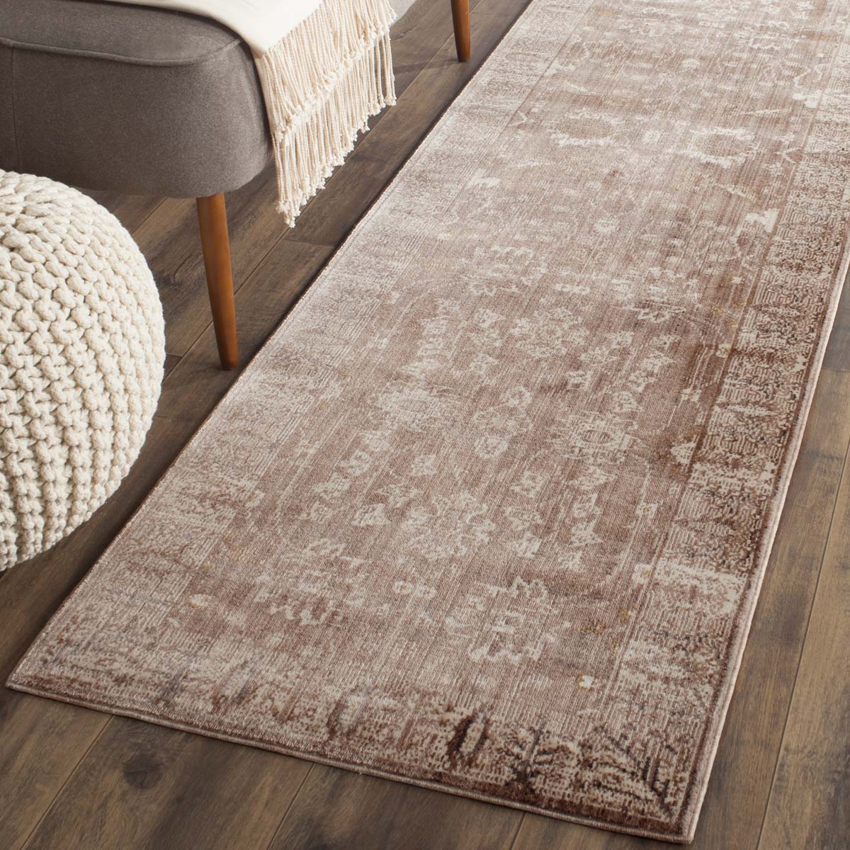 Safavieh Valencia 118 Rug, VAL118 - Brown / Beige