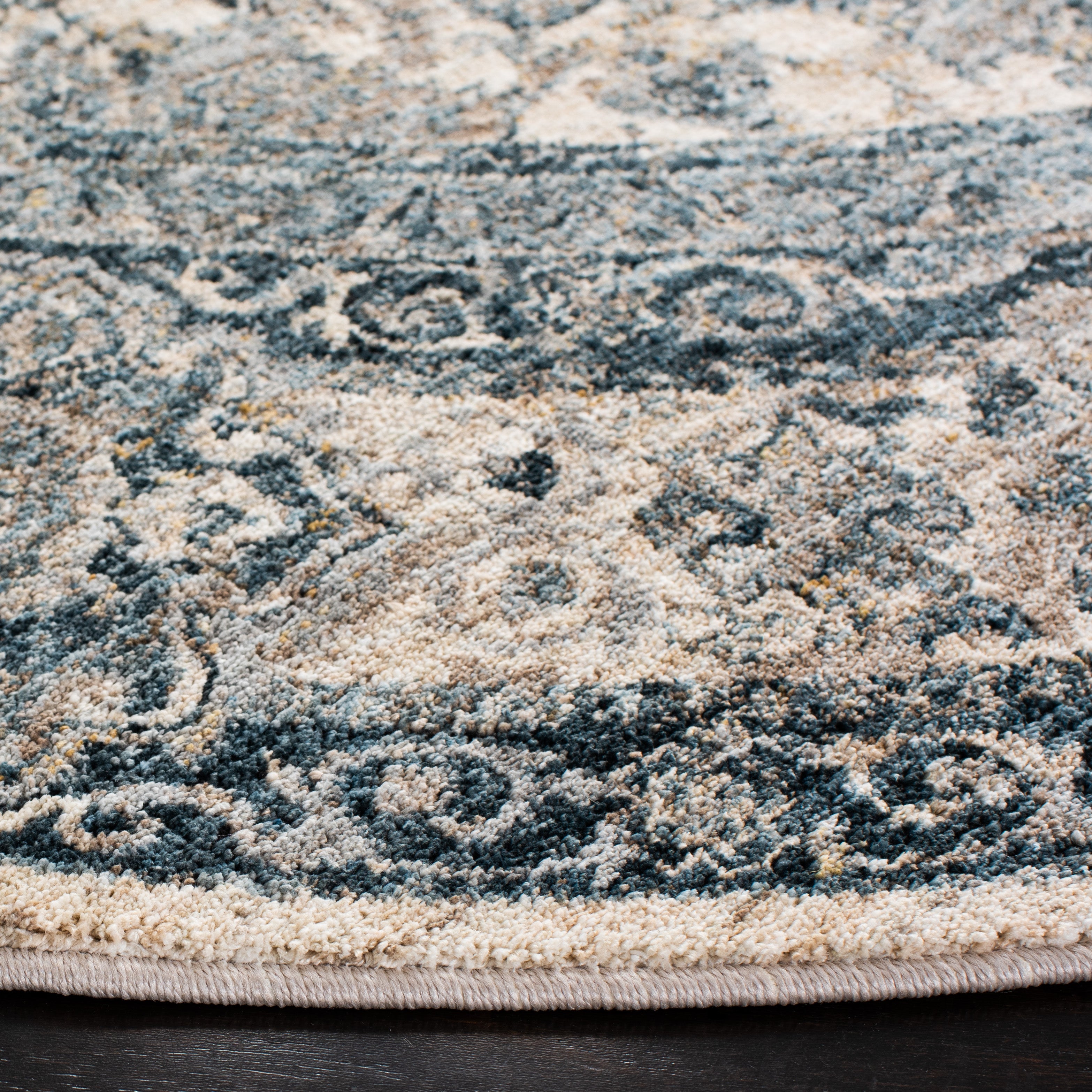 Safavieh Valencia 570 Rug, VAL570 - Ivory / Blue