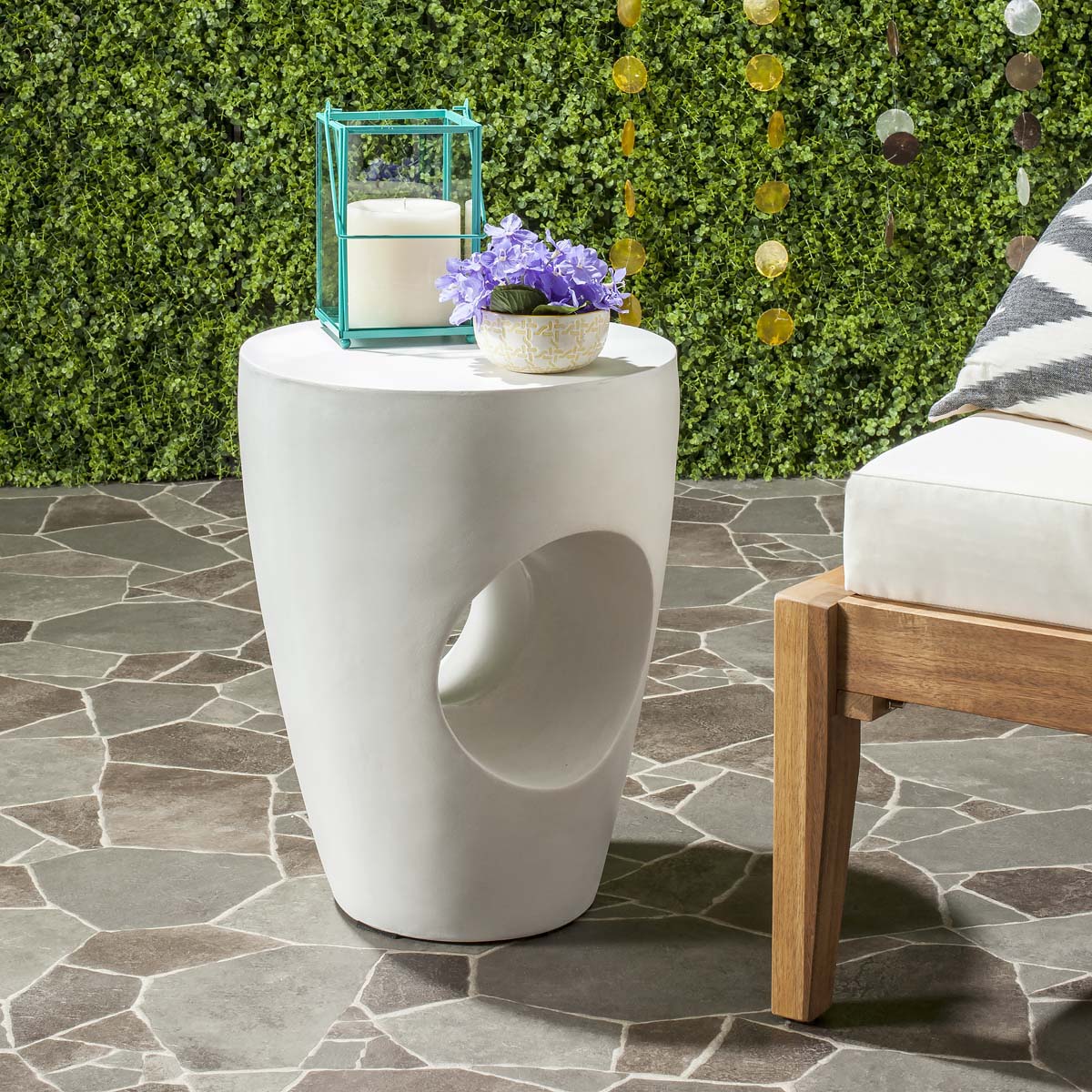 Safavieh Aishi Indoor/Outdoor Modern Concrete Round 17.7, VNN1007 - Ivory