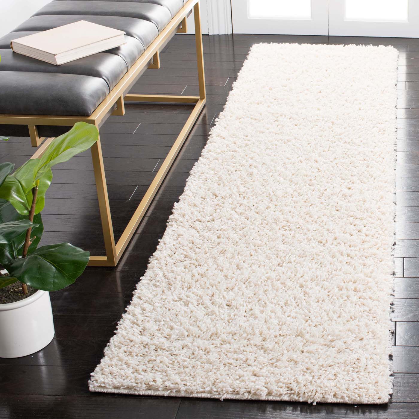 Safavieh Venus Shag 520 Rug, VNS520 - Ivory