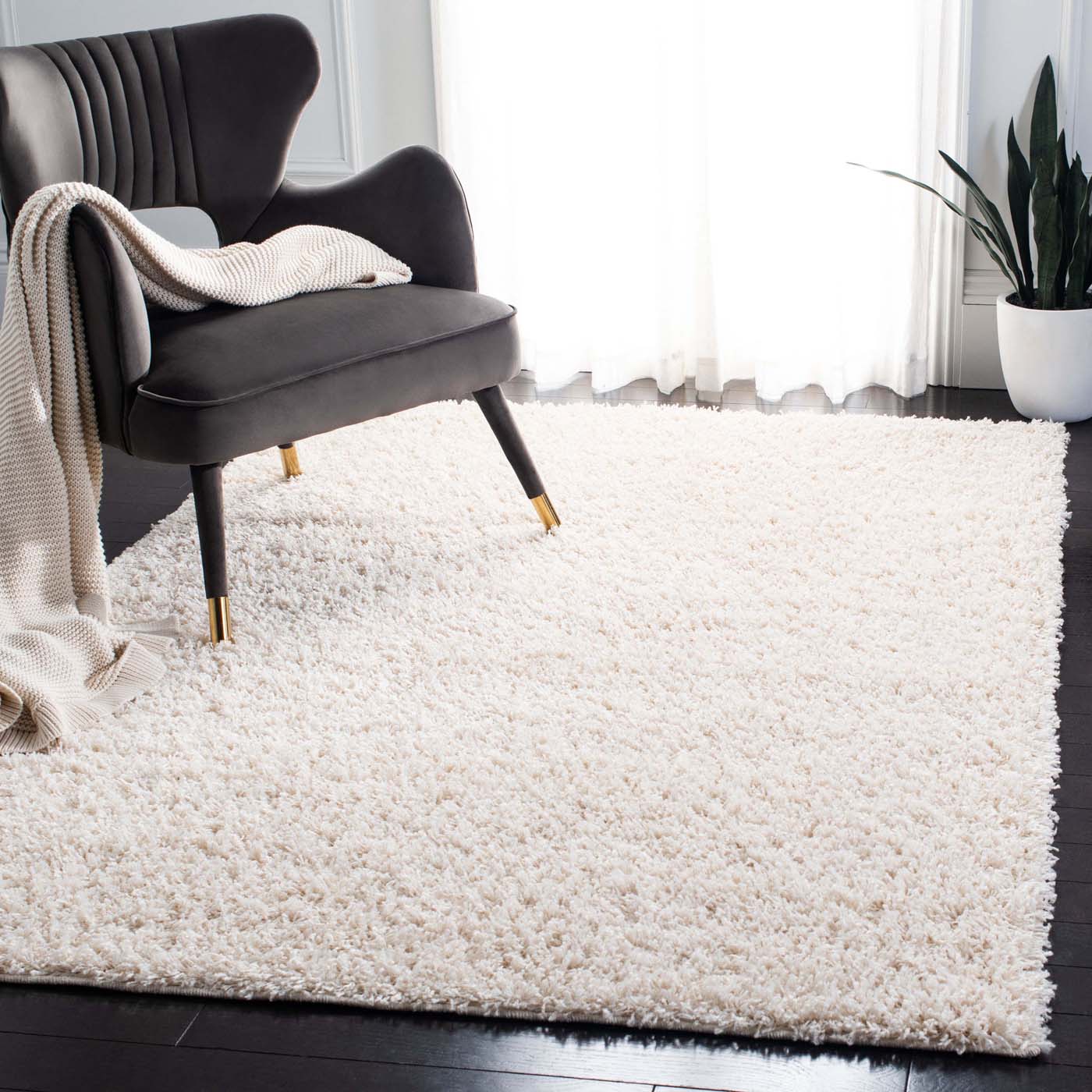 Safavieh Venus Shag 520 Rug, VNS520 - Ivory