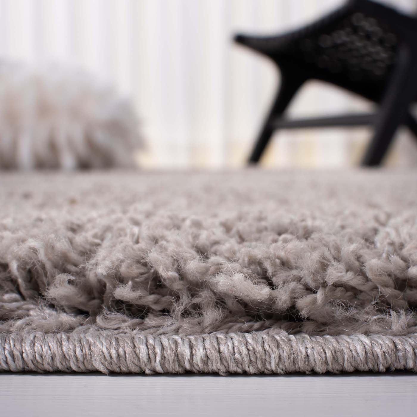 Safavieh Venus Shag 520 Rug, VNS520 - Taupe