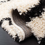 Safavieh Venus Shag 603 Rug, VNS603 - Ivory / Black