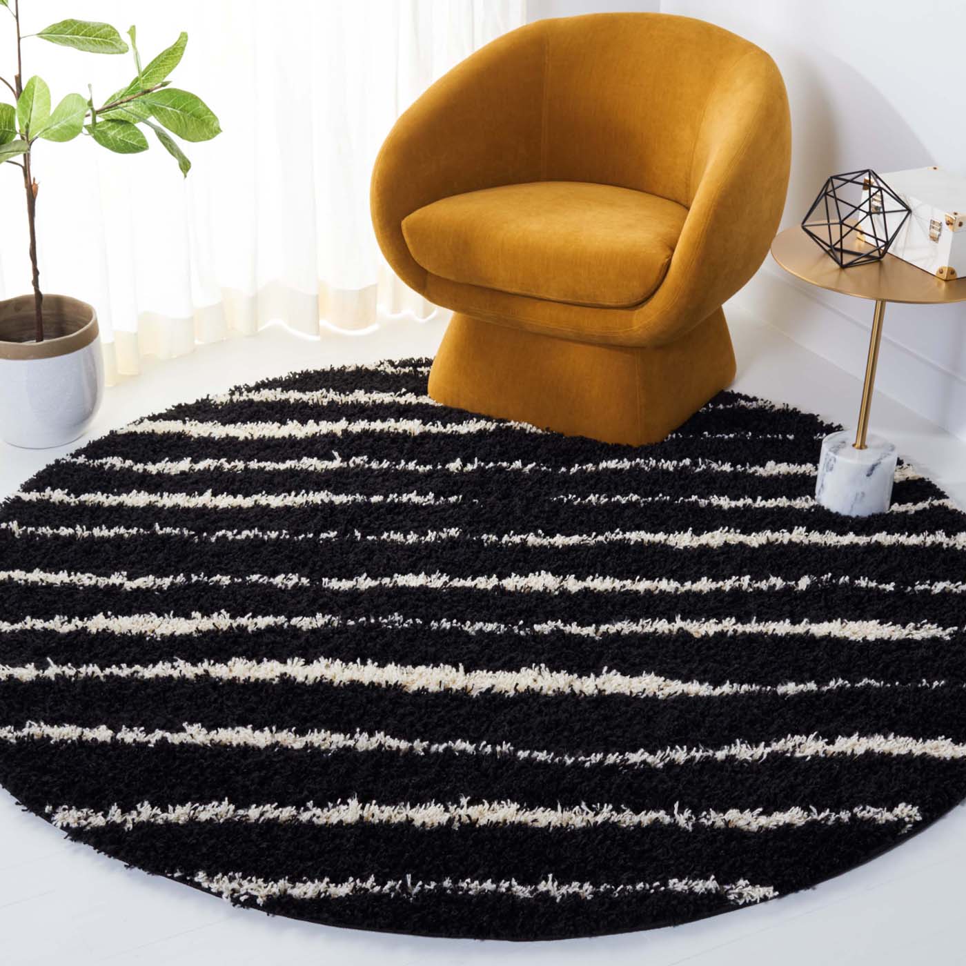 Safavieh Venus Shag 603 Rug, VNS603 - Black / Ivory