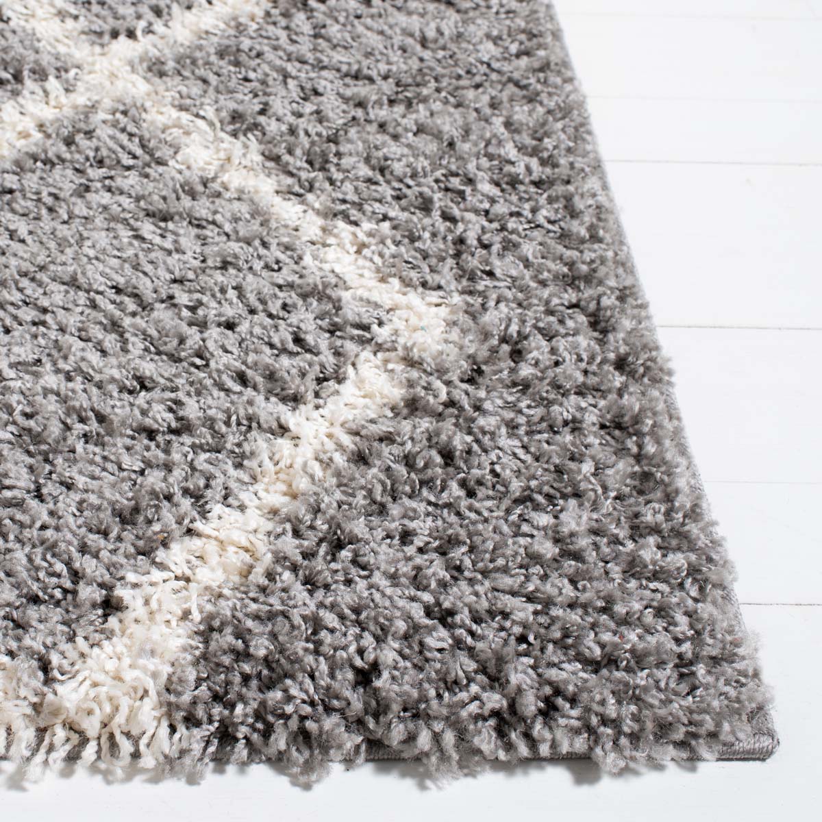 Safavieh Venus Shag 682 Rug, VNS682 - Grey / Ivory