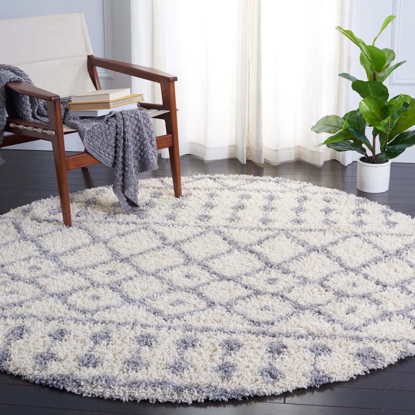 Safavieh Venus Shag 684 Rug, VNS684 - Ivory / Grey