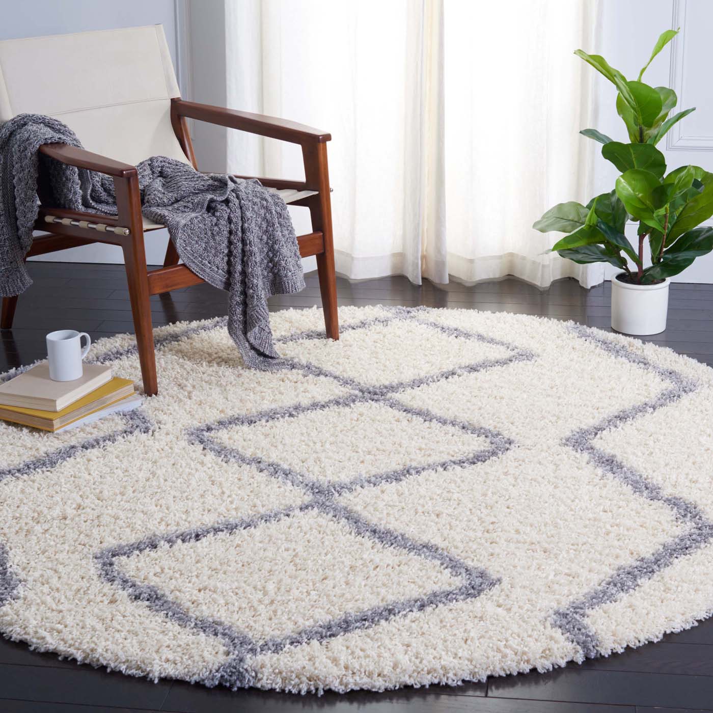 Safavieh Venus Shag 685 Rug, VNS685 - Ivory / Grey