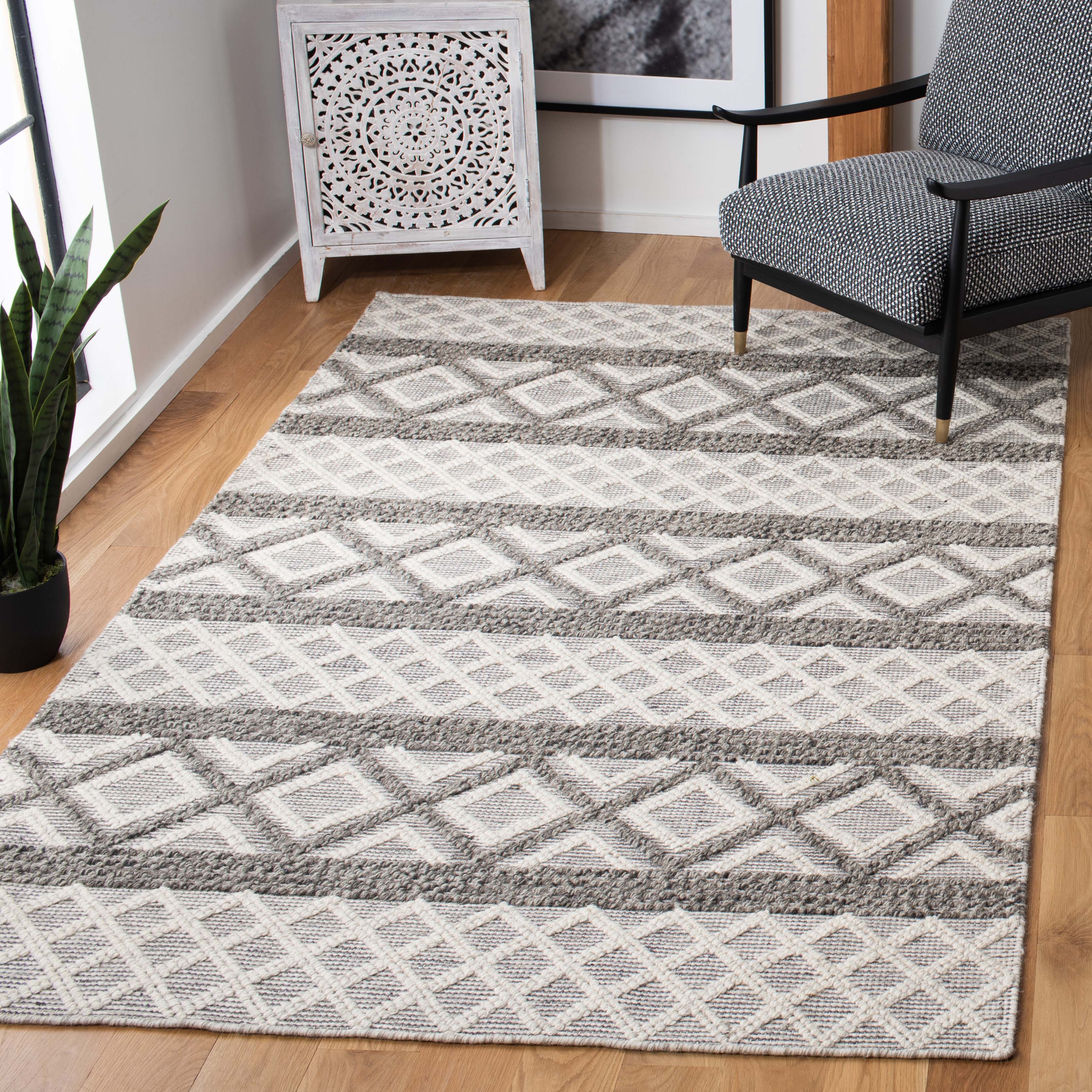 Safavieh Vermont 211 Rug, VRM211 - Ivory / Dark Grey