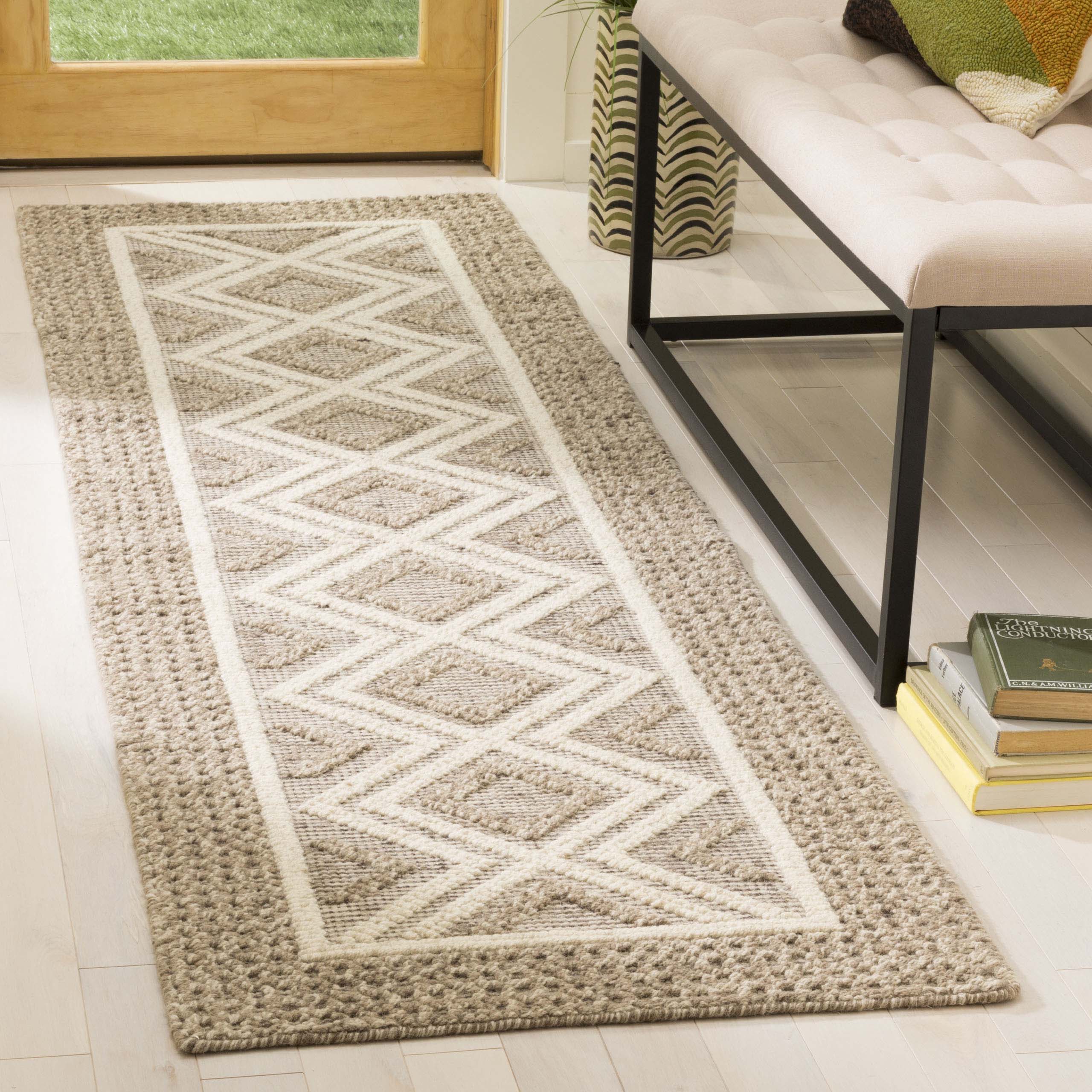 Safavieh Vermont 212 Rug, VRM212 - Beige / Ivory