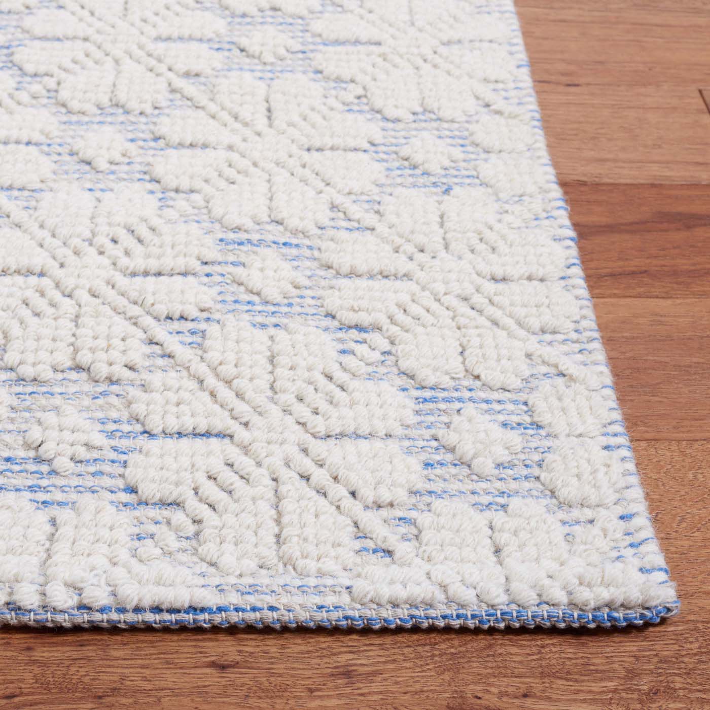 Safavieh Vermont 303 Rug, VRM303 - Ivory / Blue