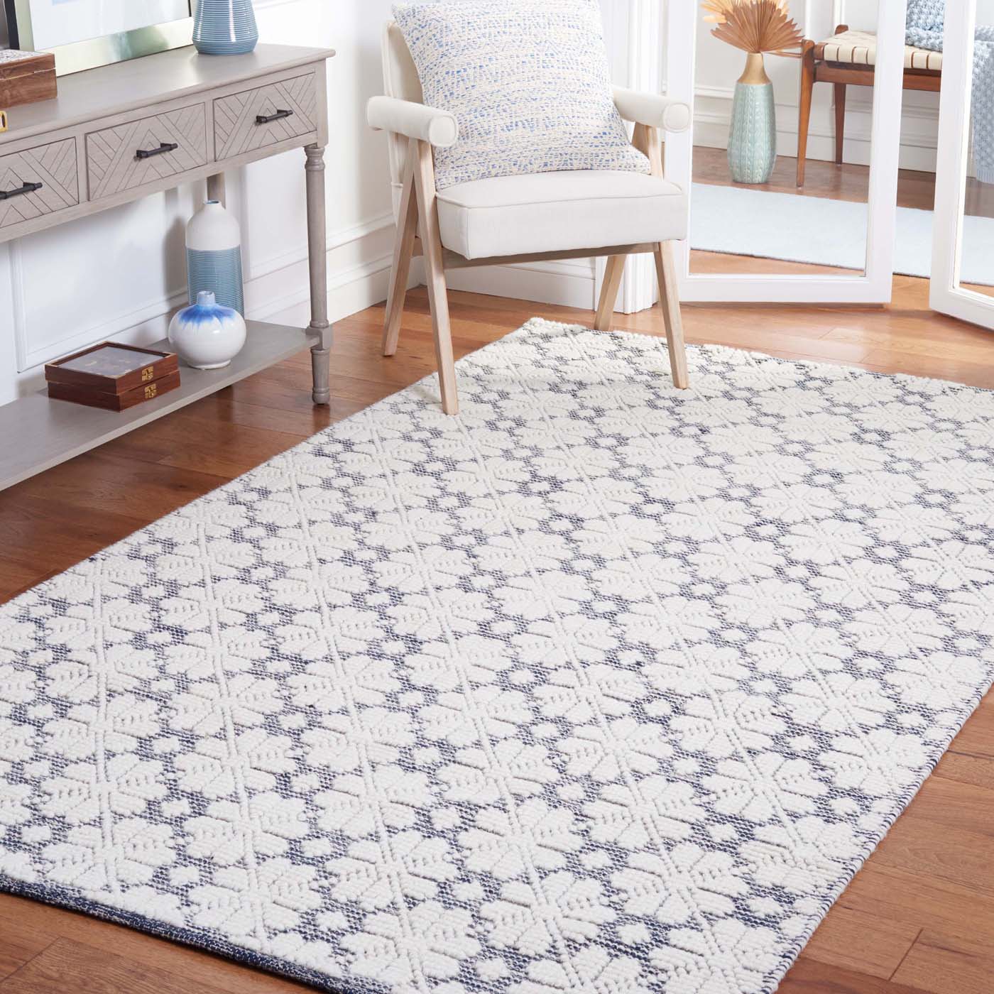 Safavieh Vermont 303 Rug, VRM303 - Ivory / Navy