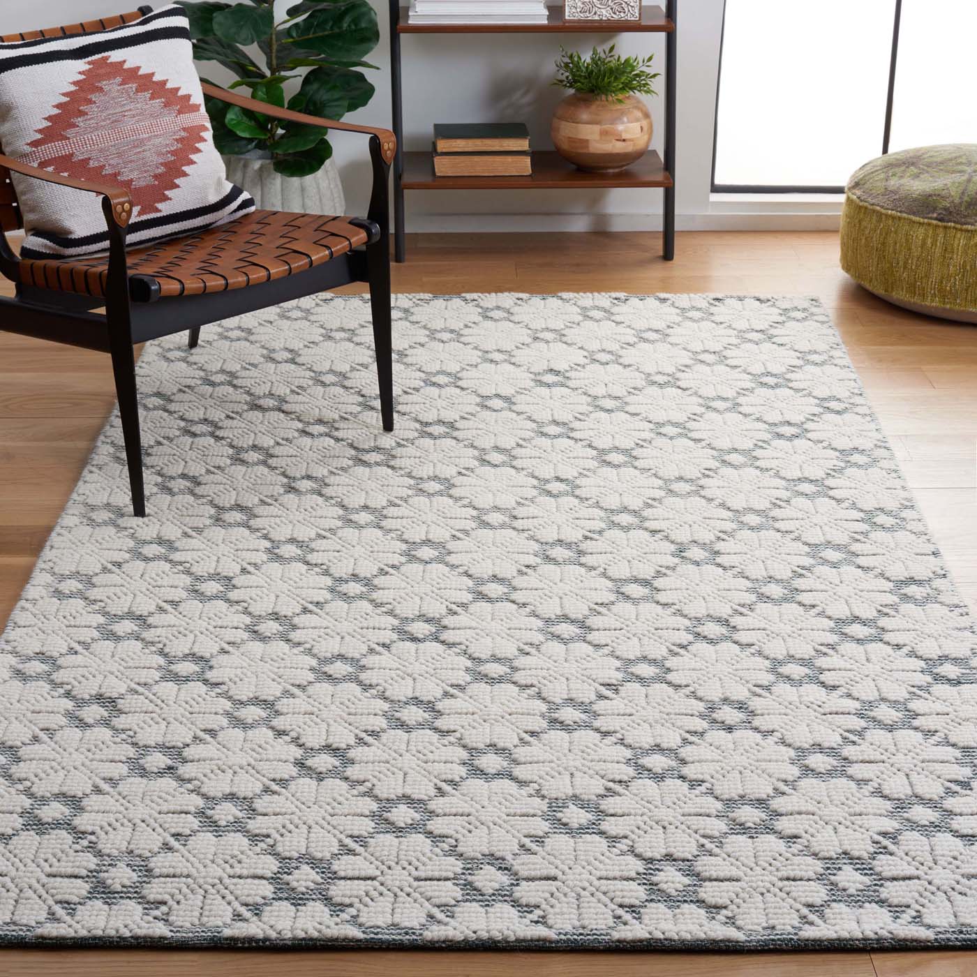 Safavieh Vermont 303 Rug, VRM303 - Ivory / Green