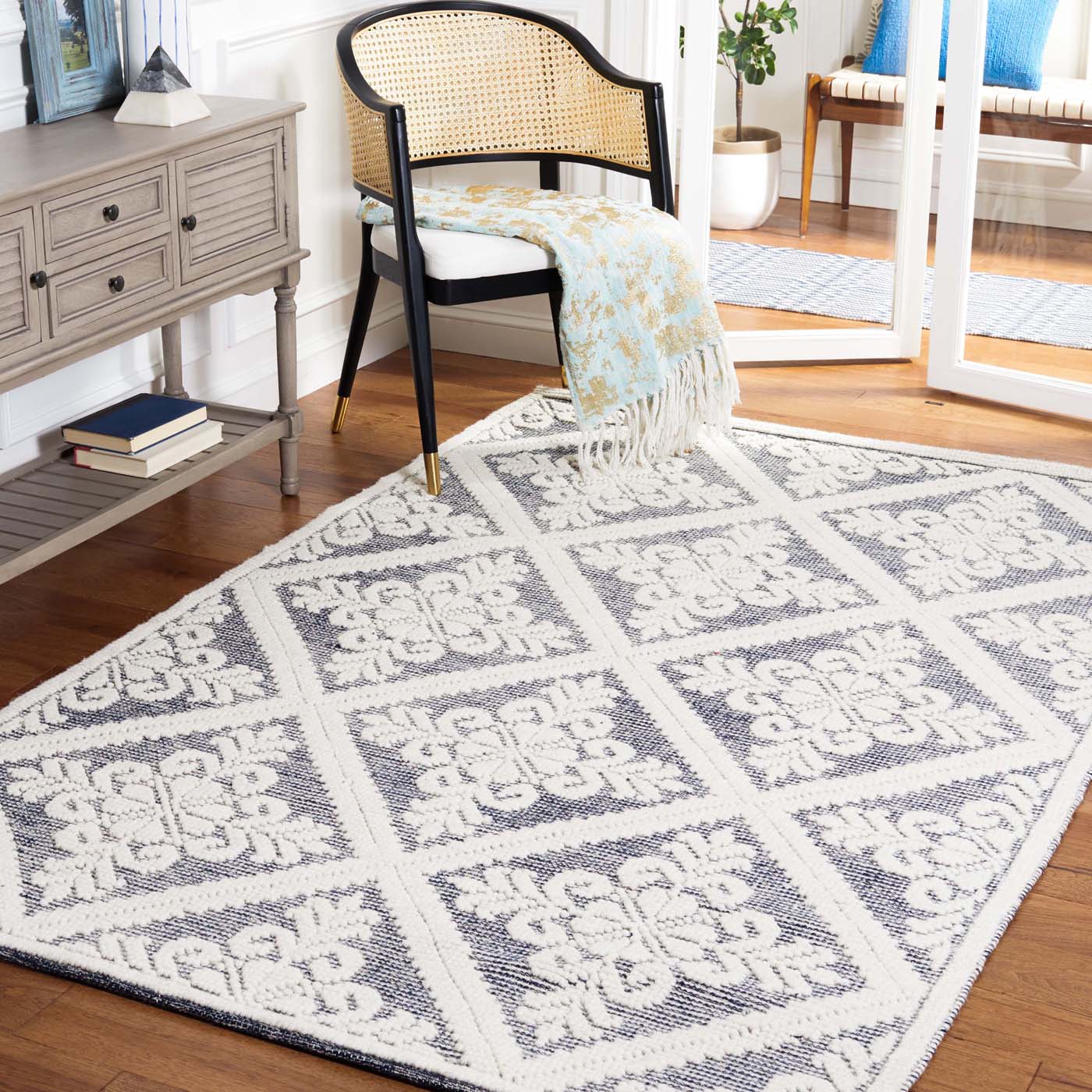 Safavieh Vermont 306 Rug, VRM306 - Ivory / Navy