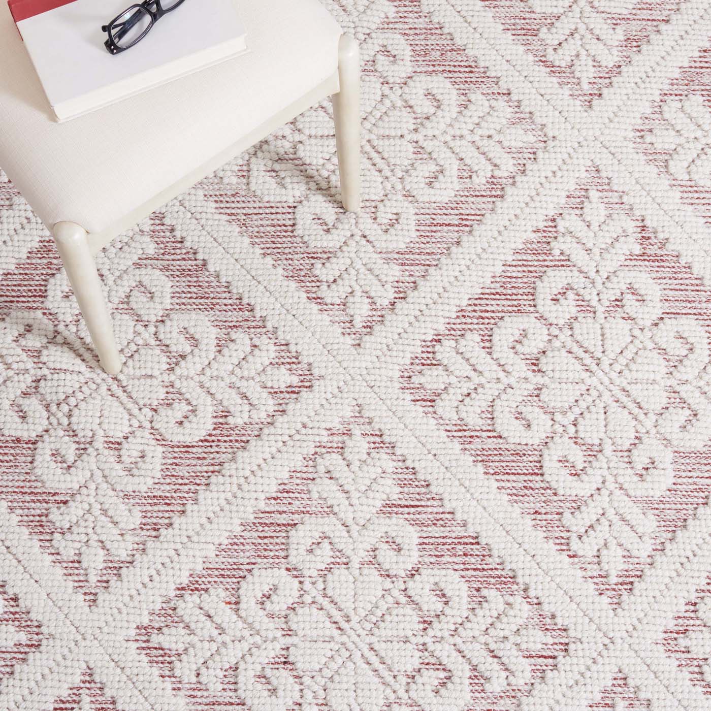 Safavieh Vermont 306 Rug, VRM306 - Ivory / Red