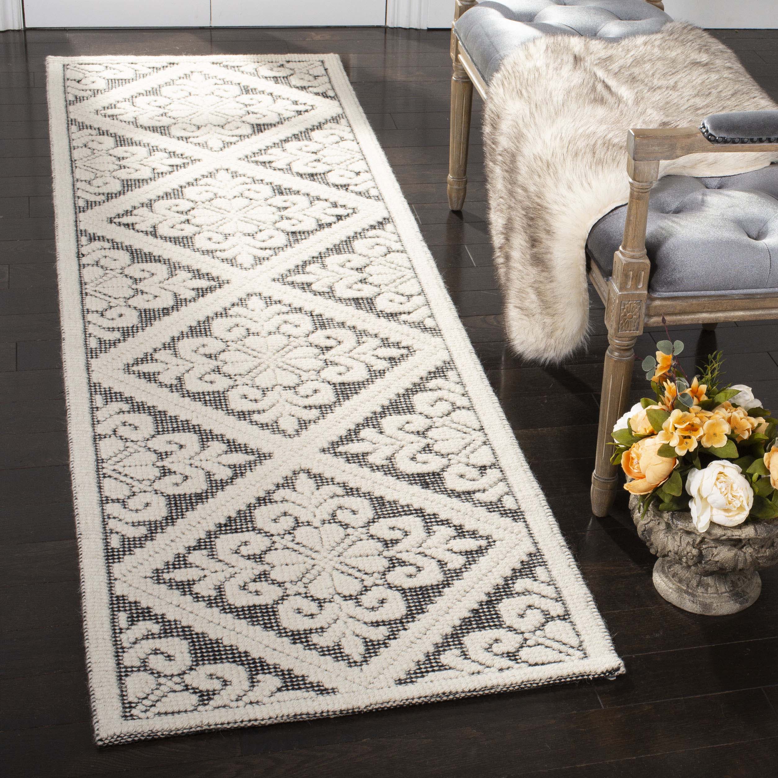 Safavieh Vermont 306 Rug, VRM306 - Ivory / Black