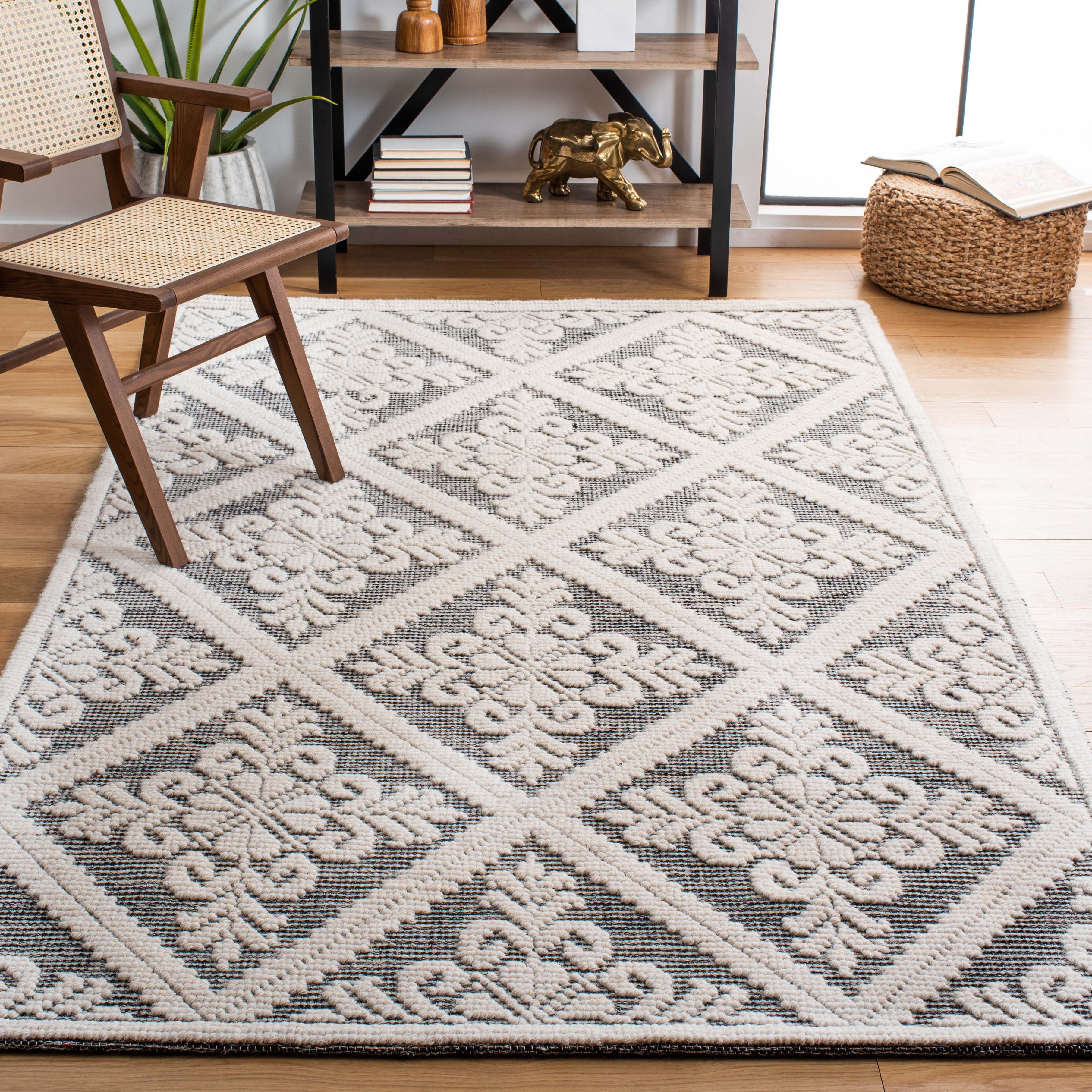 Safavieh Vermont 306 Rug, VRM306 - Ivory / Black