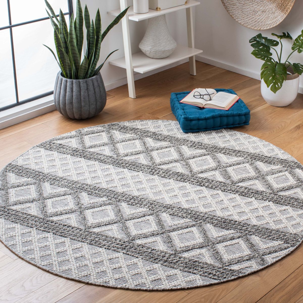 Safavieh Vermont 211 Rug, VRM211 - Ivory / Dark Grey