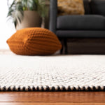 Safavieh Vermont 305 Rug, VRM305 - Ivory / Black